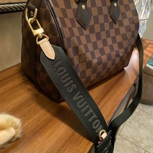 Louis Vuitton Bandolier Kaki removal & adjustable